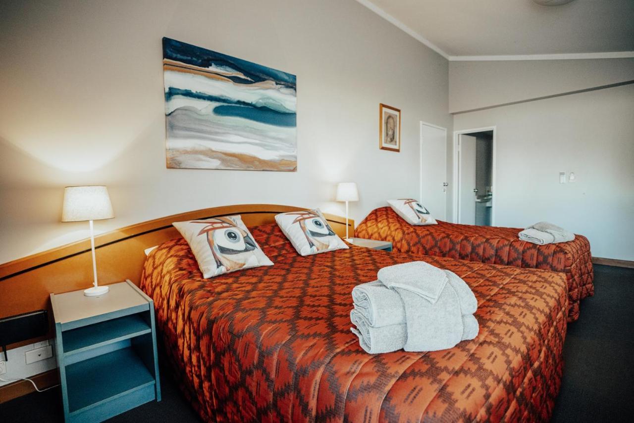 Seasons Hotel Newman Zewnętrze zdjęcie