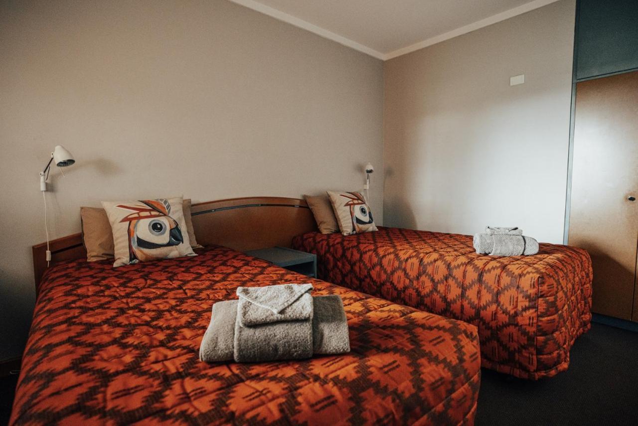 Seasons Hotel Newman Zewnętrze zdjęcie
