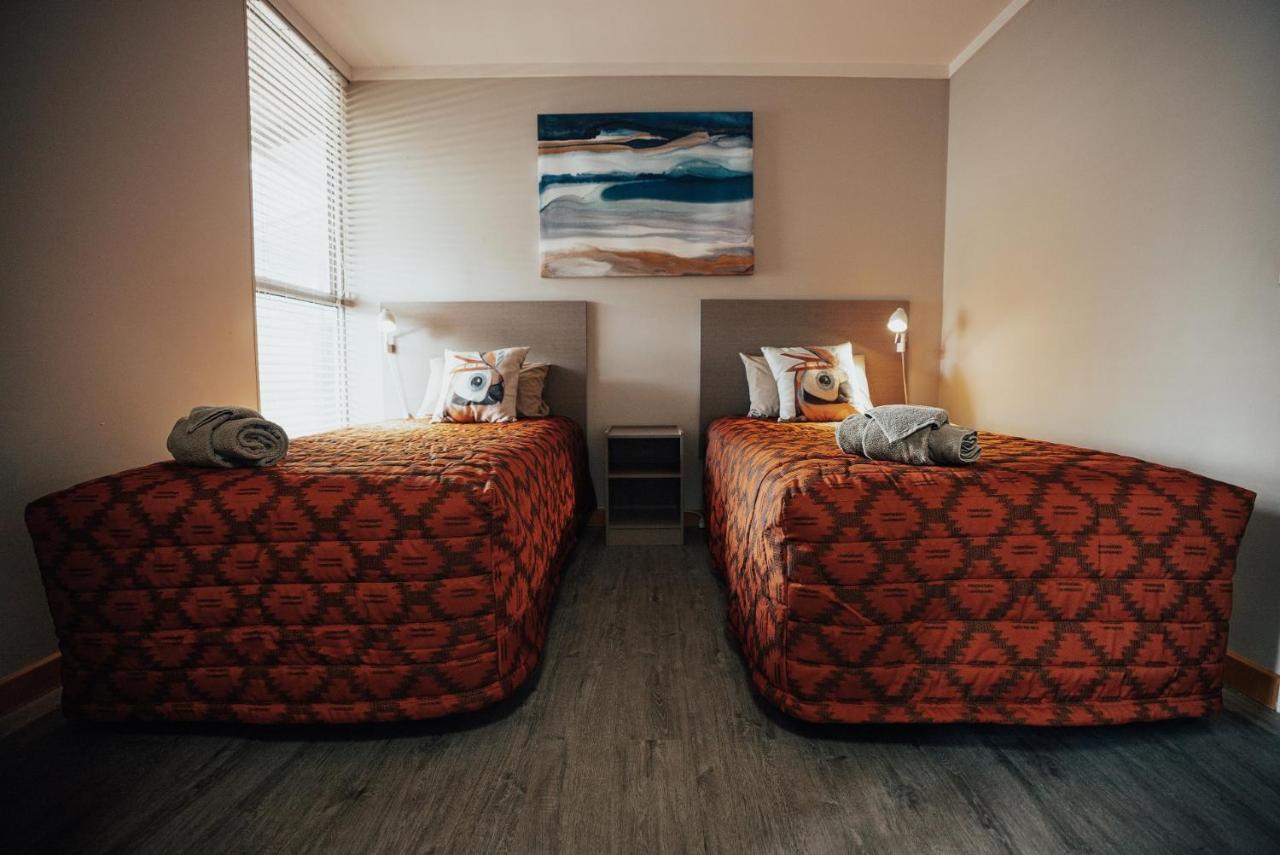 Seasons Hotel Newman Zewnętrze zdjęcie